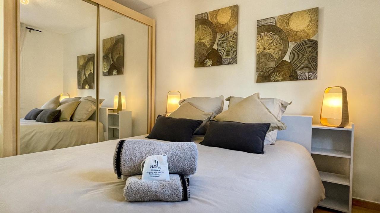 Homey Wood: Cozy Apartment Near Geneva with Private Parking and Balcony Annemasse Exterior photo